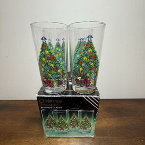 Vintage 1991 Christmas Treasure Set of 4 Drinking Glass Tumblers By Action Ind.
